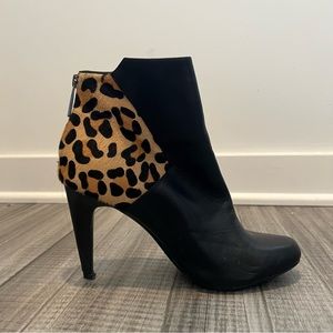 Calvin Klein Womens Black Leather Leopard Print Heel Booties